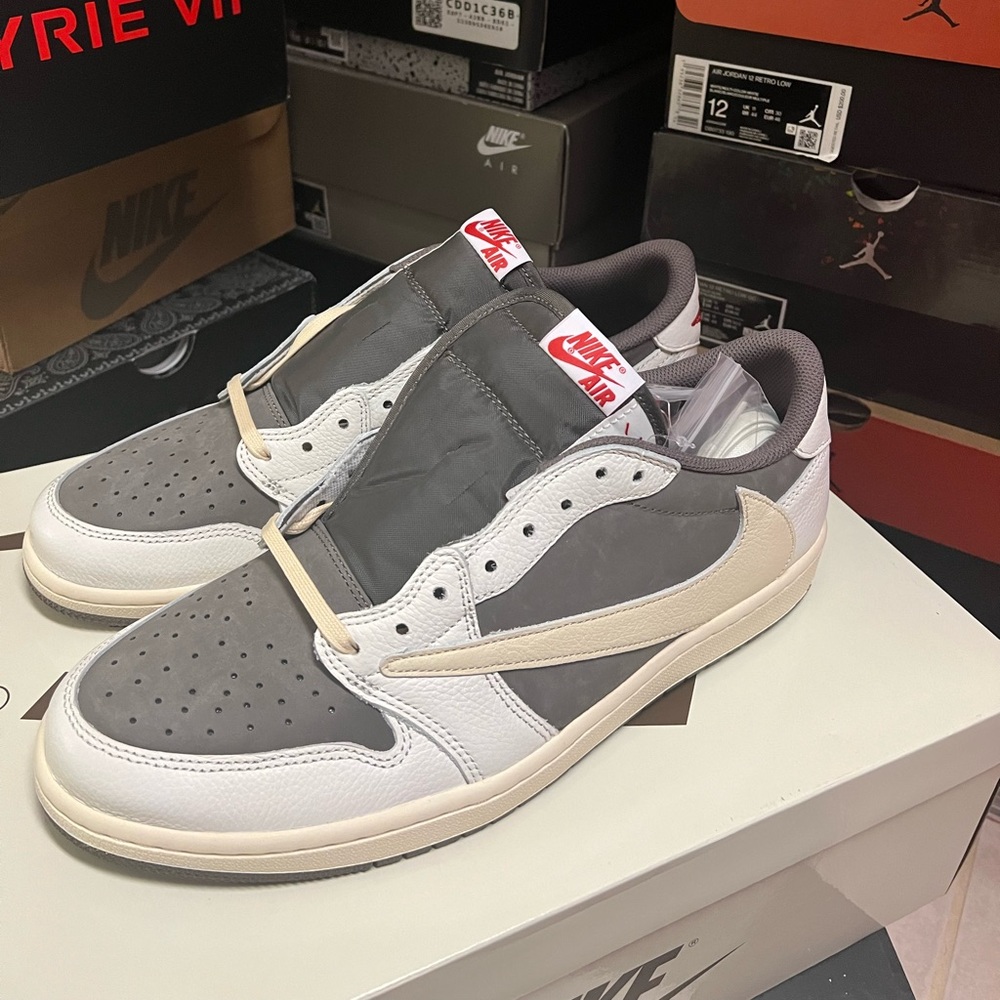 ***FLASH SALE***Travis Scott Reverse Mocha Jordan 1 Low